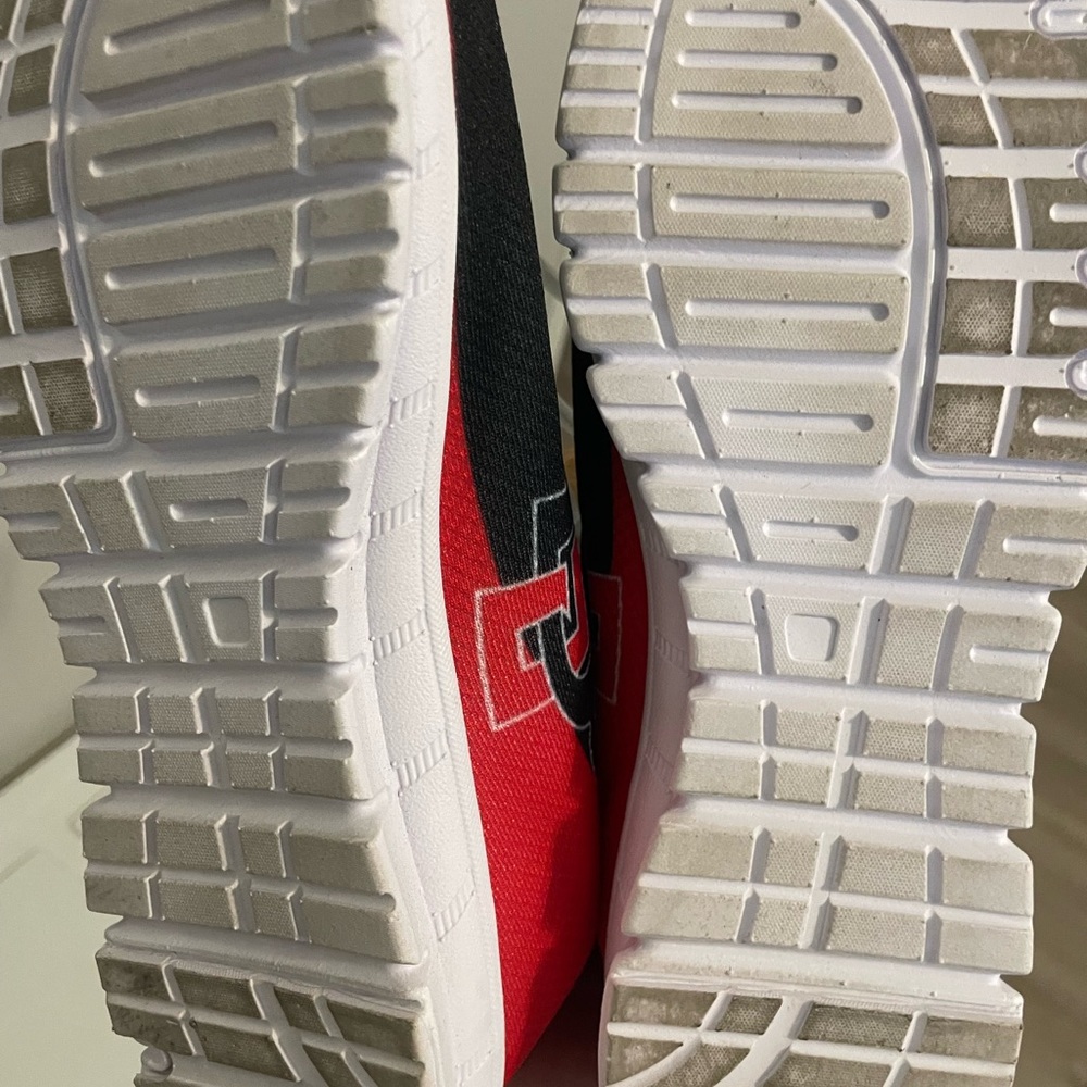 SDSU women’s sneakers - Picture 2 of 3